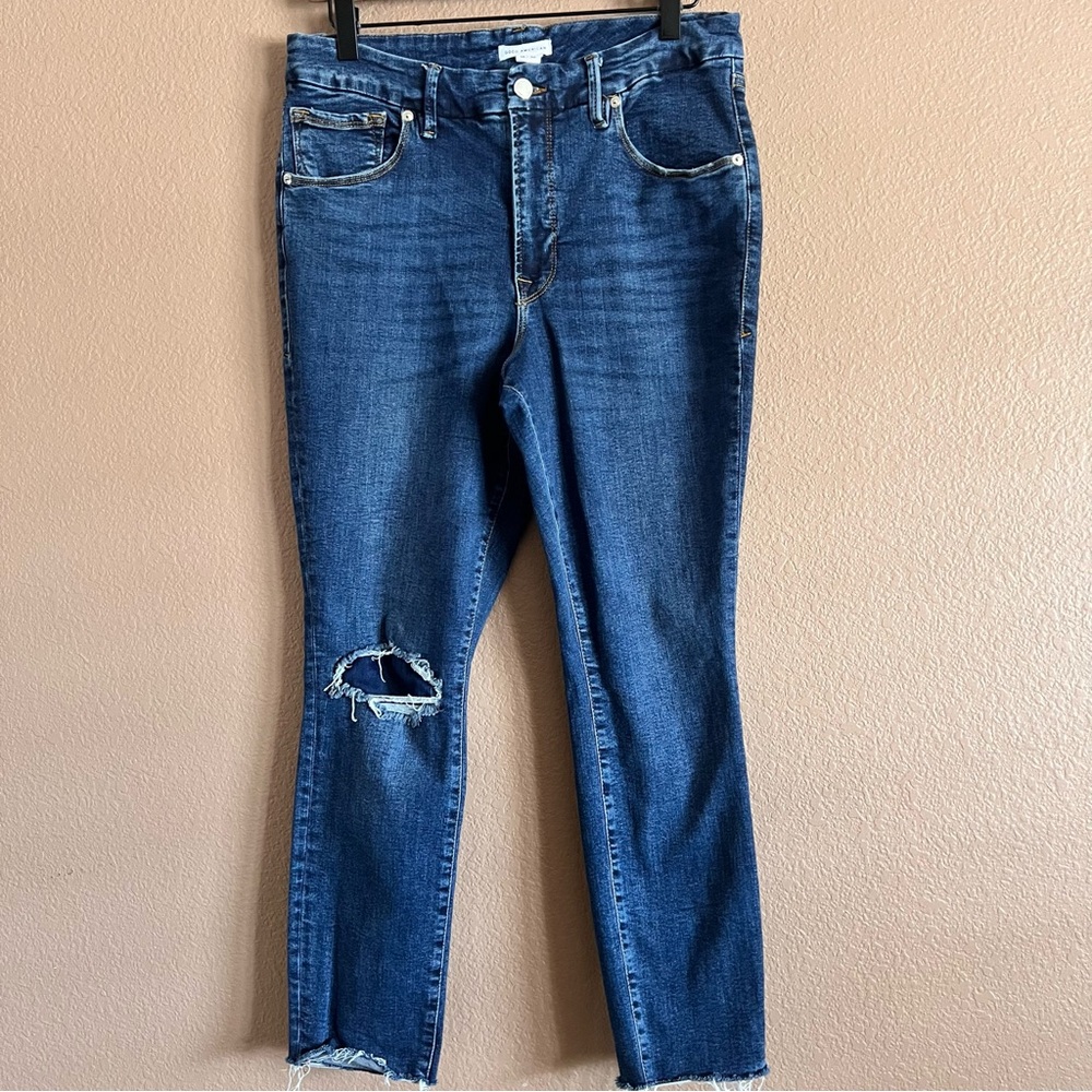 Good American Blue Ankle Jeans with Distressed Details Size 14/32